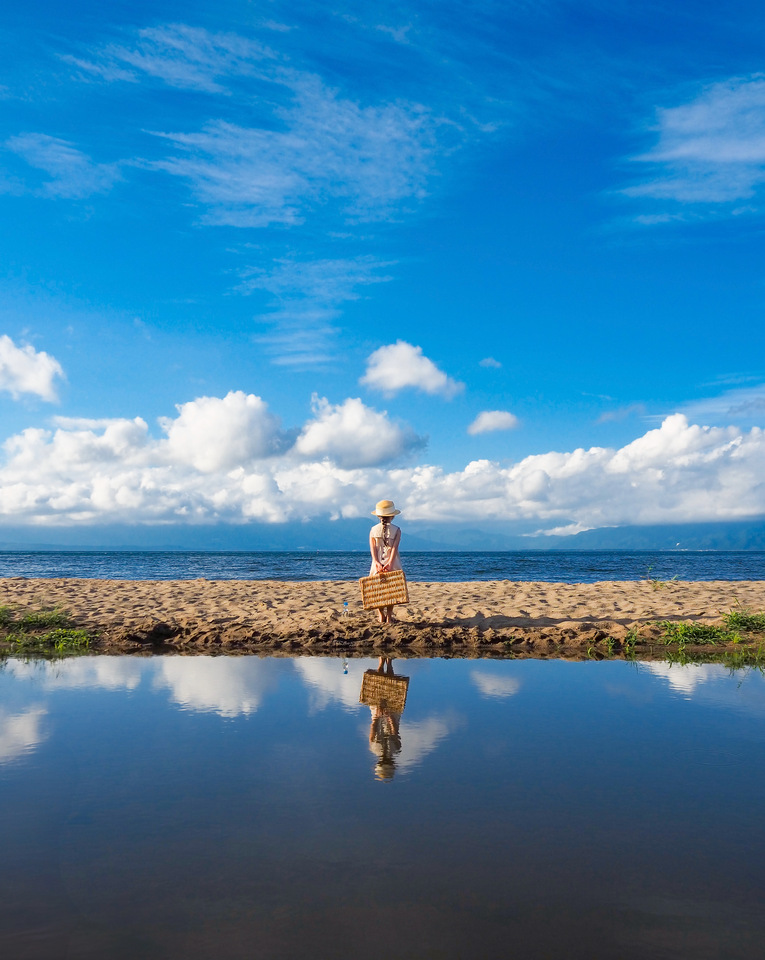 入賞　Taeko（@tae_11o5n）さんの作品「夏の群青」
