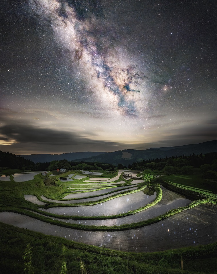 部門賞（自然風景）　鈴木大貴さんの作品「棚田に映す銀河」