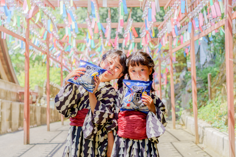 堅あげポテトが食べたくなるシーン！で賞　niiiicoonさんの作品「風鈴まつりと堅あげポテト」