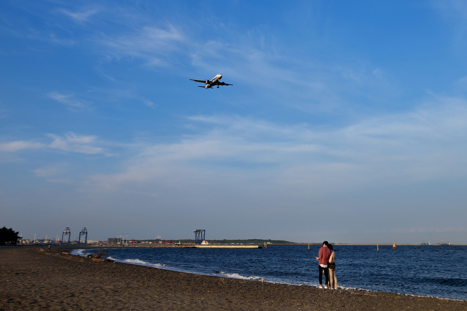 入選　塚原　徹さんの作品「憩う浜辺　城南島」