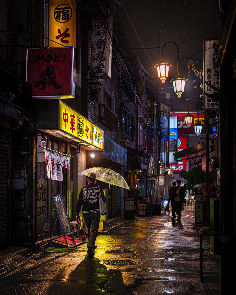 佳作（西荻窪）　NAOTO ( @na_oto_000 ）さんの作品「灯りが迎える西荻窪」