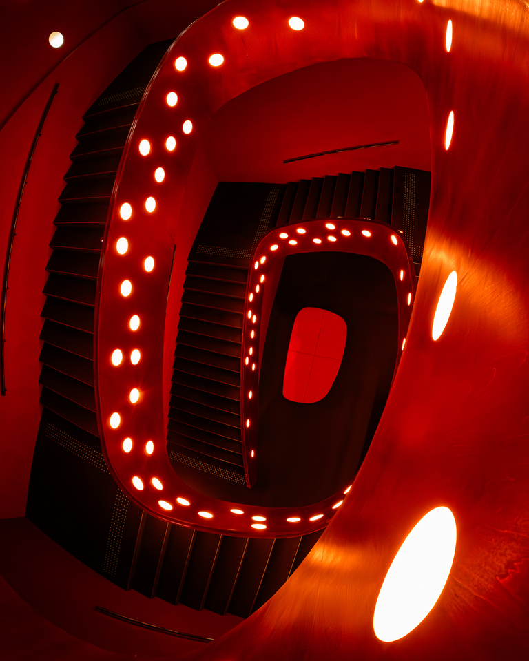 佳作（高円寺）　moby_dick_1967さんの作品「高円寺の異次元空間」