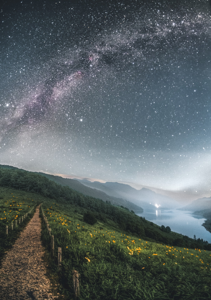 入賞　稲垣 成憲さんの作品「星導の湖へ」