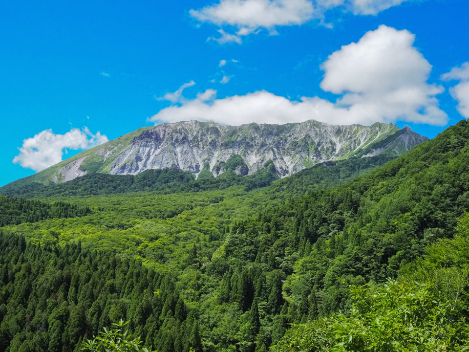 90周年特別賞（大山隠岐国立公園）　梅田 悠起さんの作品「夏空の大山」