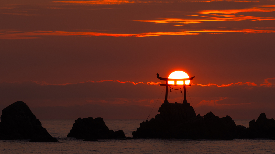 佳作　山口　智也さんの作品「晩夏の朝日、雲より出づ」