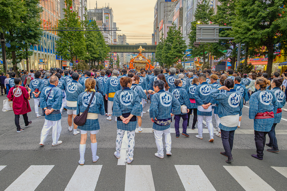 豊島屋グループ賞　pht_streetさんの作品「宮入の帰路」