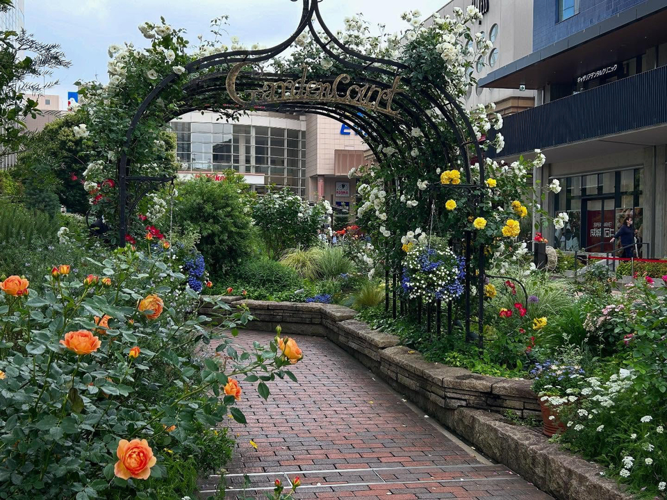 佳作　art0926さんの作品「癒しのフラワーガーデン」