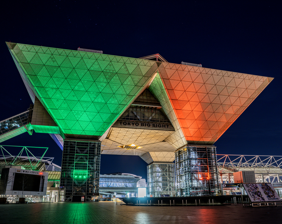 三推し賞（江東区観光協会推し)　小城原　淳さんの作品「クリスマスカラーの東京ビッグサイト」
