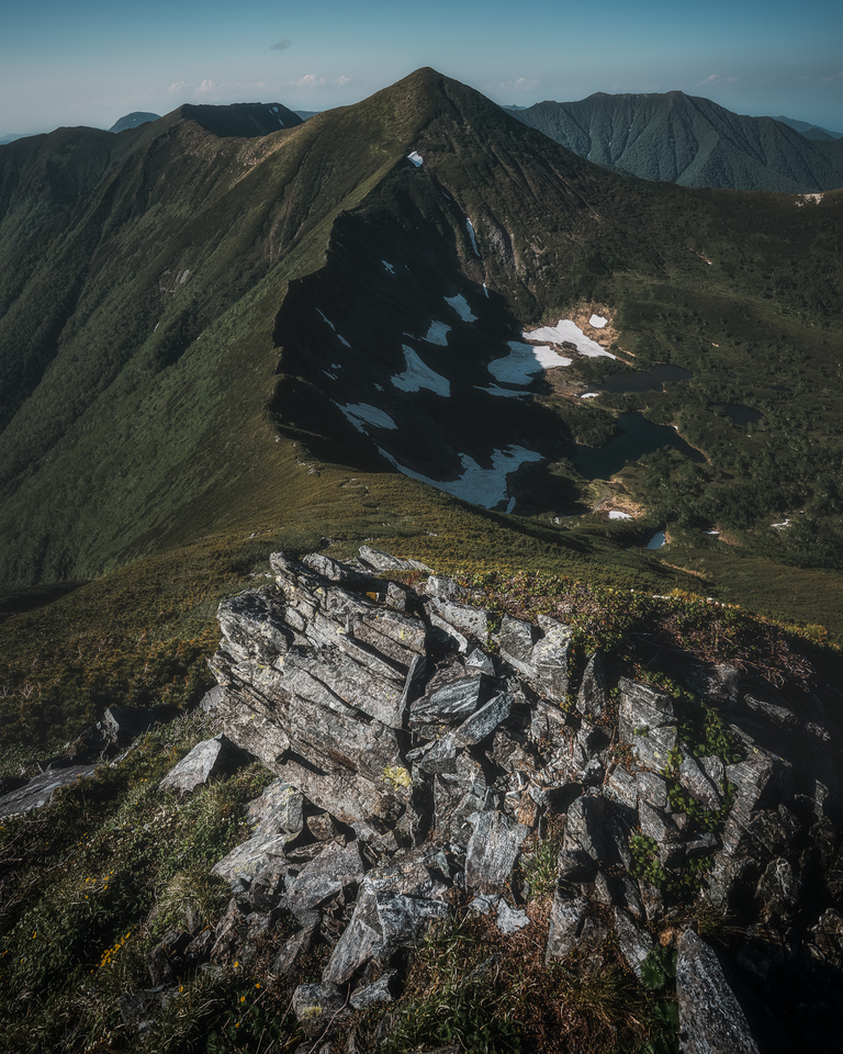 原生の森林と山岳　部門賞　RED PEAKさんの作品「Pyramidal」