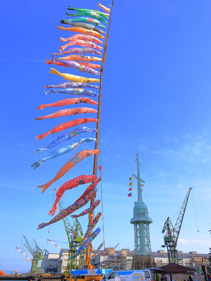 優秀賞　hiro 〔hsaka2019〕さんの作品「夢を乗せて泳ぐこいのぼり」