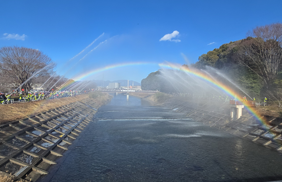 入選（スマホ写真部門）　Harukaさんの作品「空へ架ける七色」