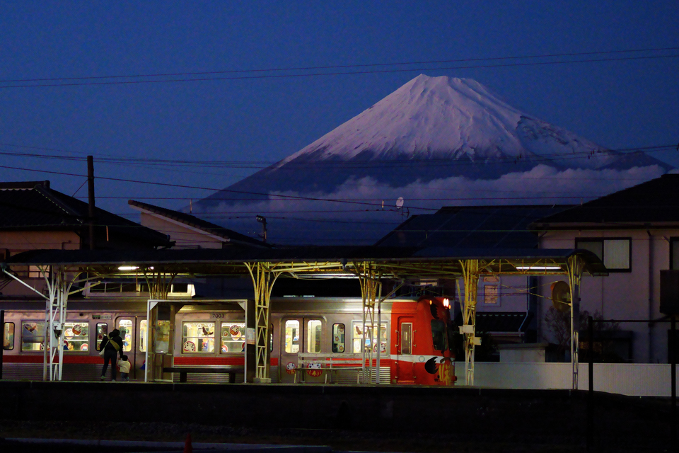 入選（富士山写真部門）　鈴木 寛明さんの作品「無人駅」