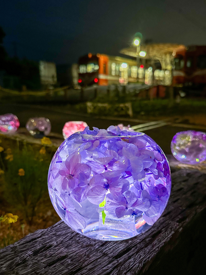 入選（スマホ写真部門）　久保田 千秋さんの作品「紫陽花灯る岳南江尾駅」