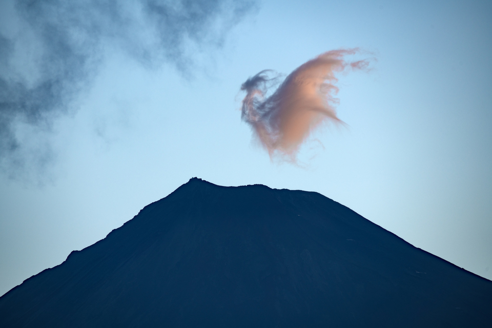 銀賞（富士山写真部門）　渡瀬 勝茂さんの作品「鳳凰降臨」