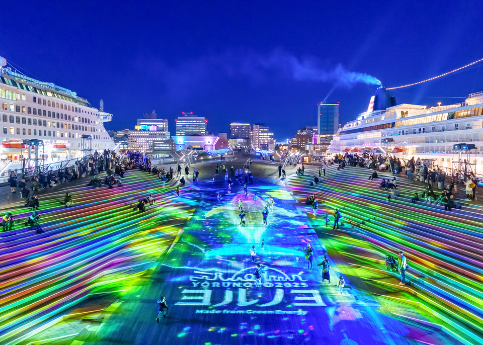 THE YOKOHAMA ILLUMINATION部門 最優秀賞　lovelynoel283さんの作品「横浜港を泳ぐクジラの未来航路」