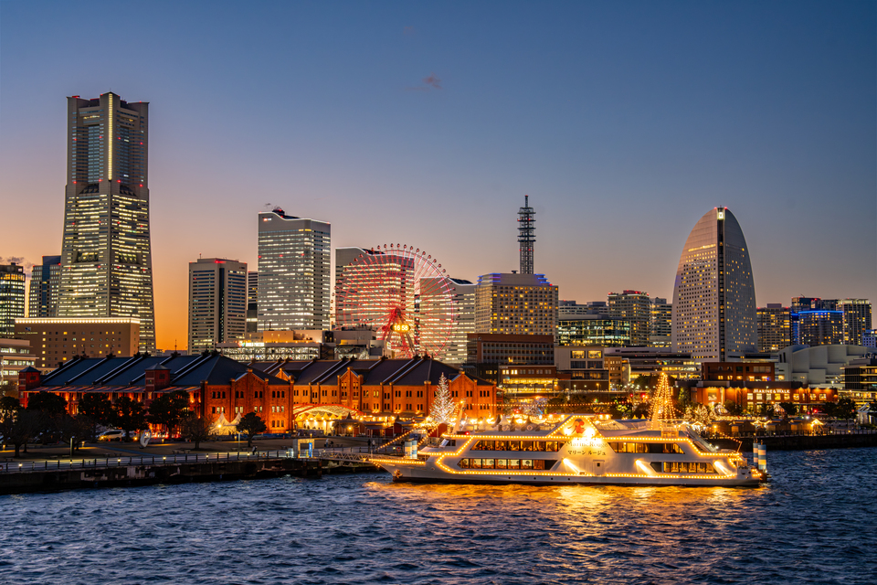 THE YOKOHAMA ILLUMINATION部門 入賞　maaccchaさんの作品「マジックアワーが紡ぐ、光のプレリュード」