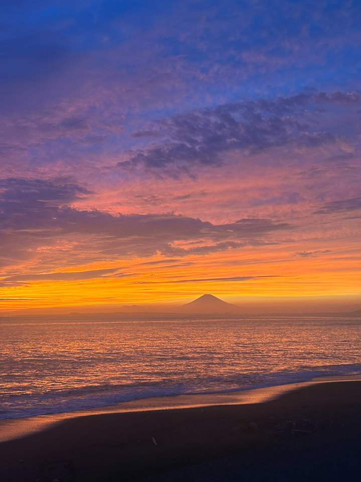 優秀賞（観光事業者部門）　株式会社紀伊乃国屋さんの作品「夕波の彼方」