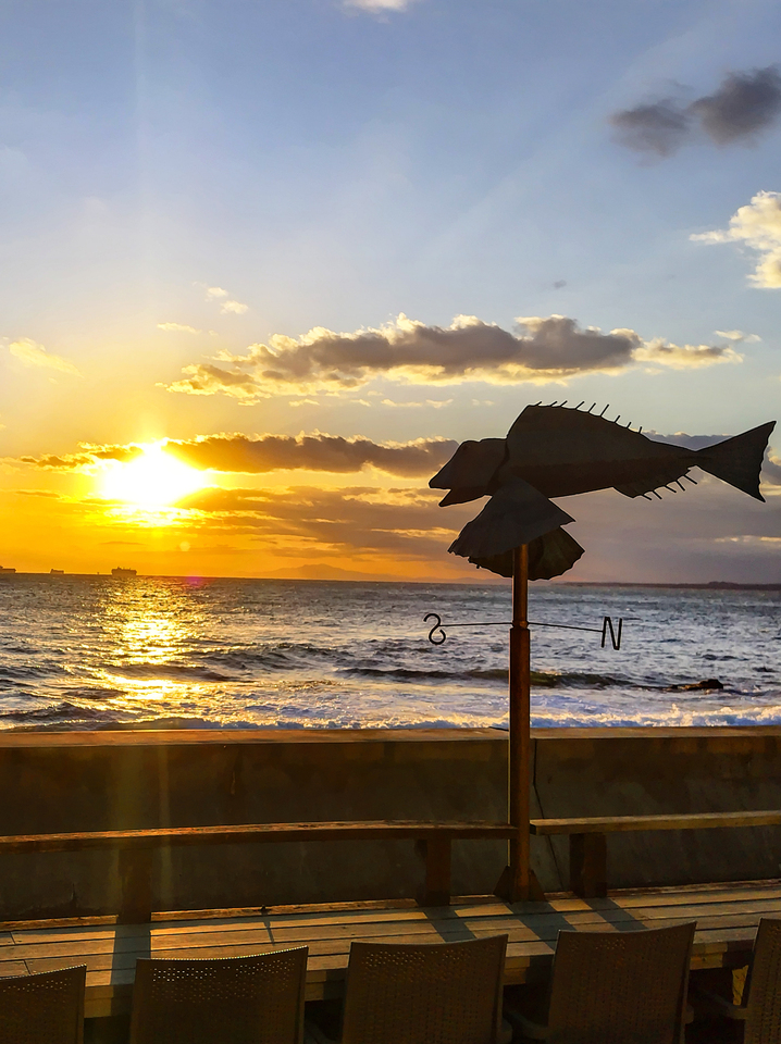 優秀賞（市町村・ 観光協会部門）　富津市観光協会さんの作品「夕日と潮風のテラス」