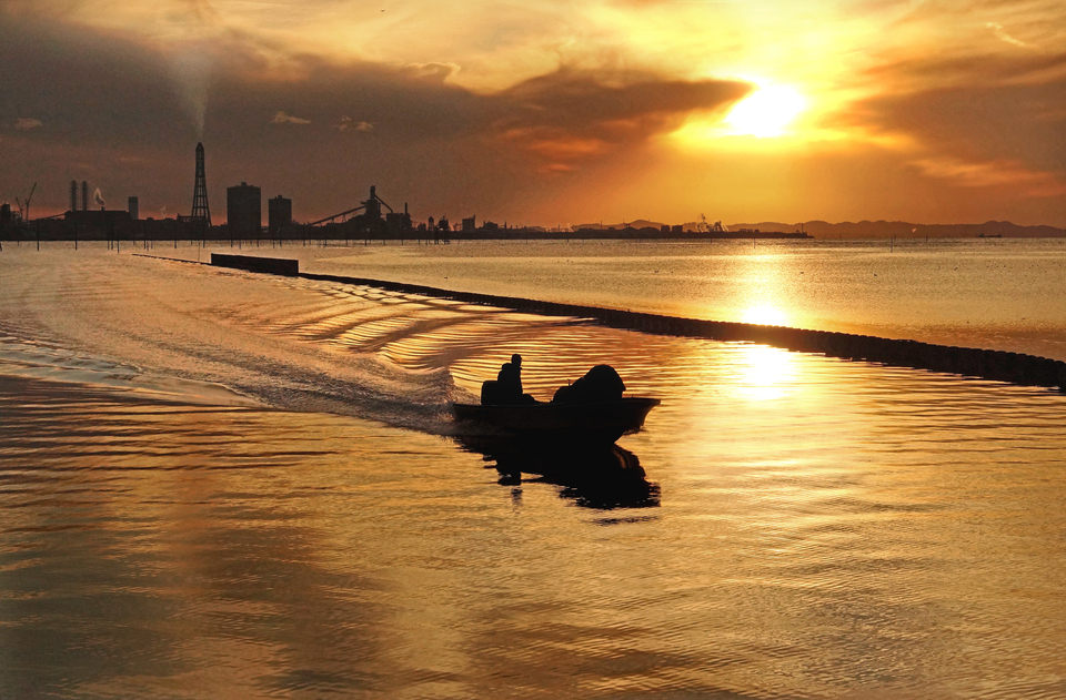 審査員特別賞（一般部門）　山内欽一さんの作品「漁を終えて」