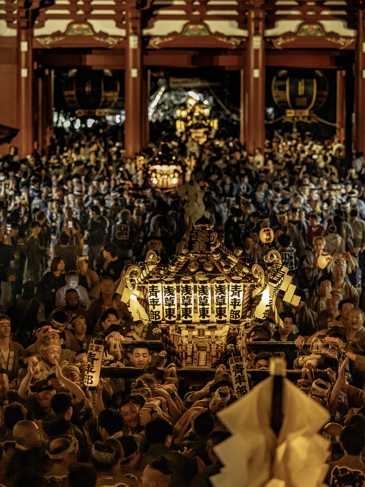 祭り部門　SACHIさんの作品「熱狂！渦巻く神輿」